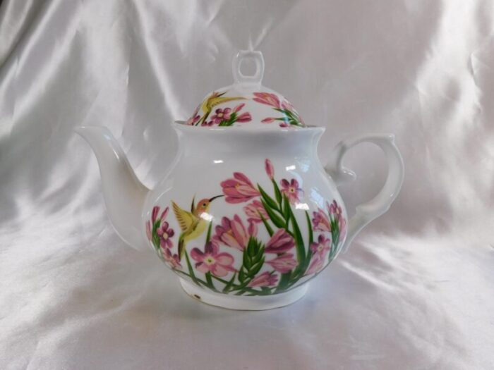 1980s pink floral tea pot with hummingbirds 3589