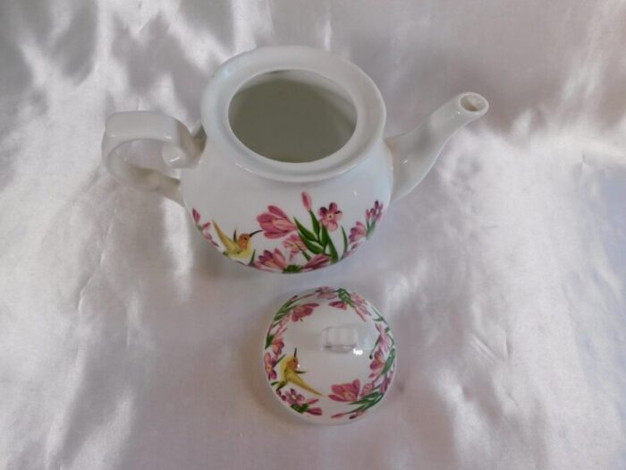 1980s pink floral tea pot with hummingbirds 4467