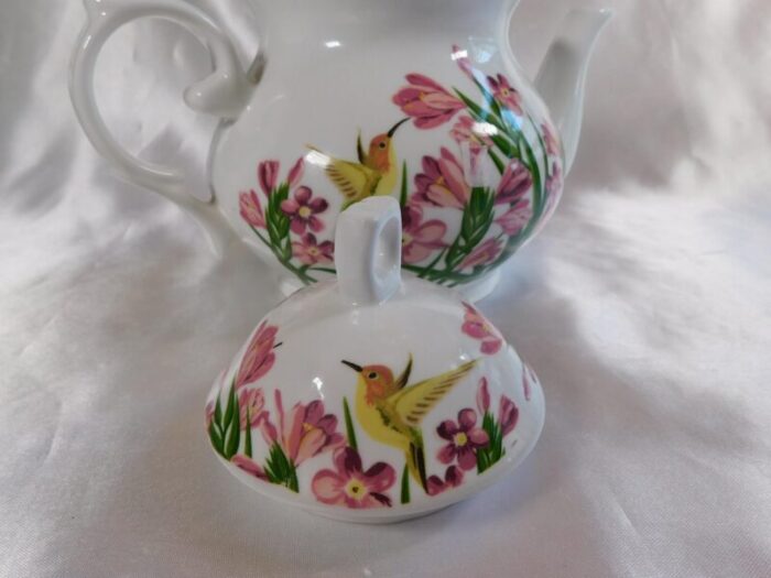 1980s pink floral tea pot with hummingbirds 6428