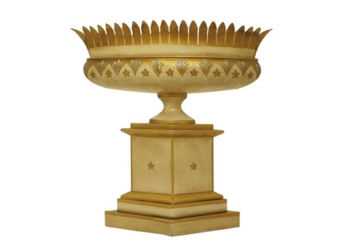 20th century mottahedeh painted beige and gold tole planter french urn centerpiece 0299