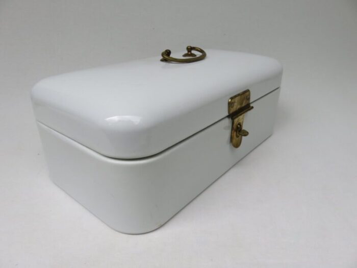 antique enamelled white lunch box from bing werke 2