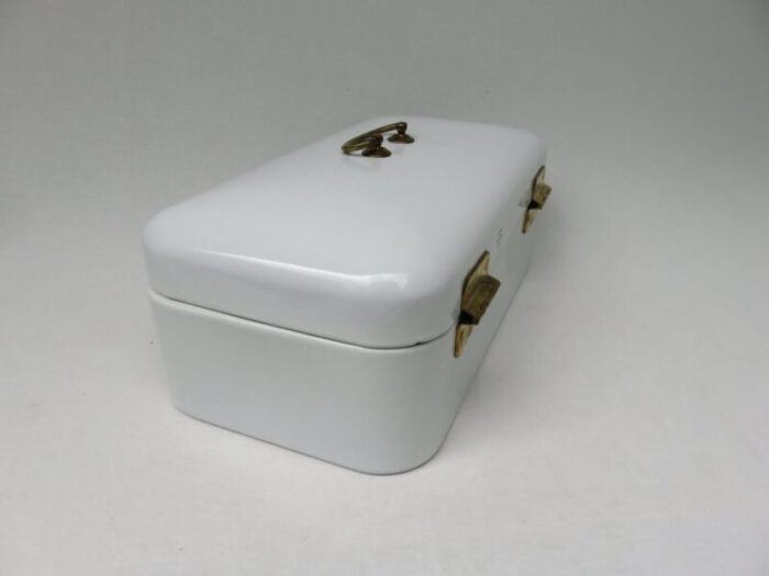 antique enamelled white lunch box from bing werke 3