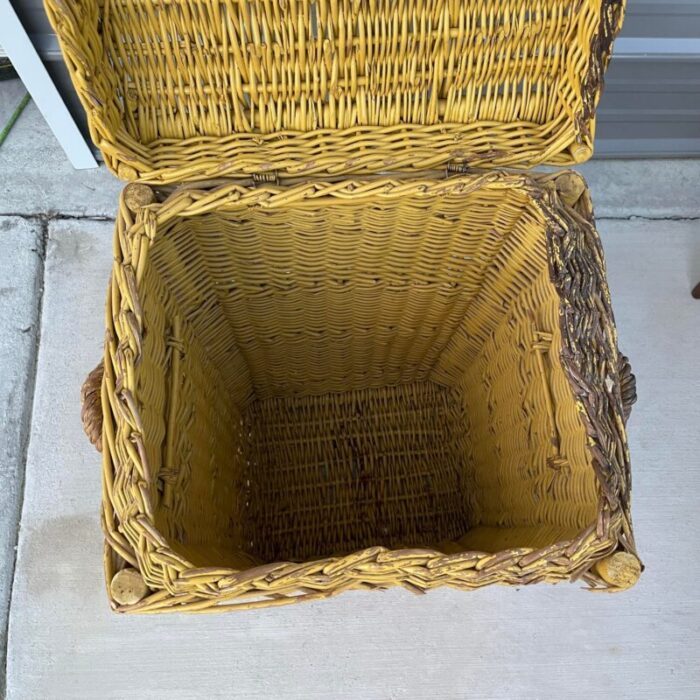 antique wicker hamper 9361