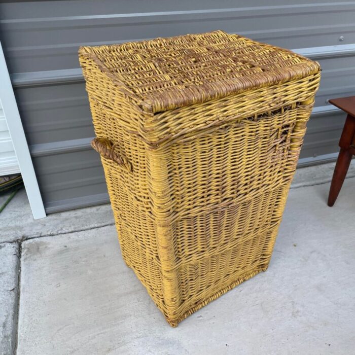 antique wicker hamper 9461