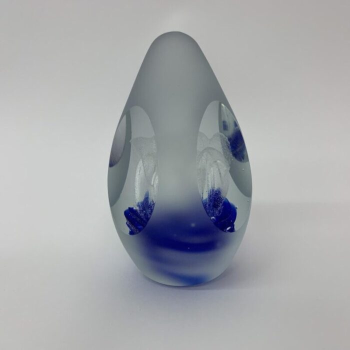 blue murano glass egg paperweight 1970s 4