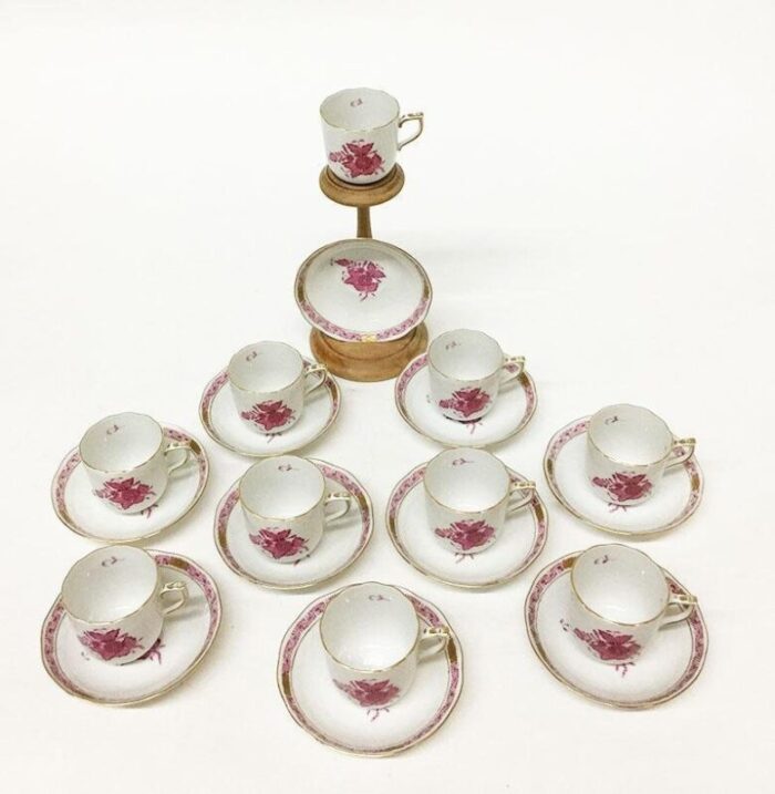 chinese bouquet raspberry porcelain cups and saucers from herend hungary set of 20 2