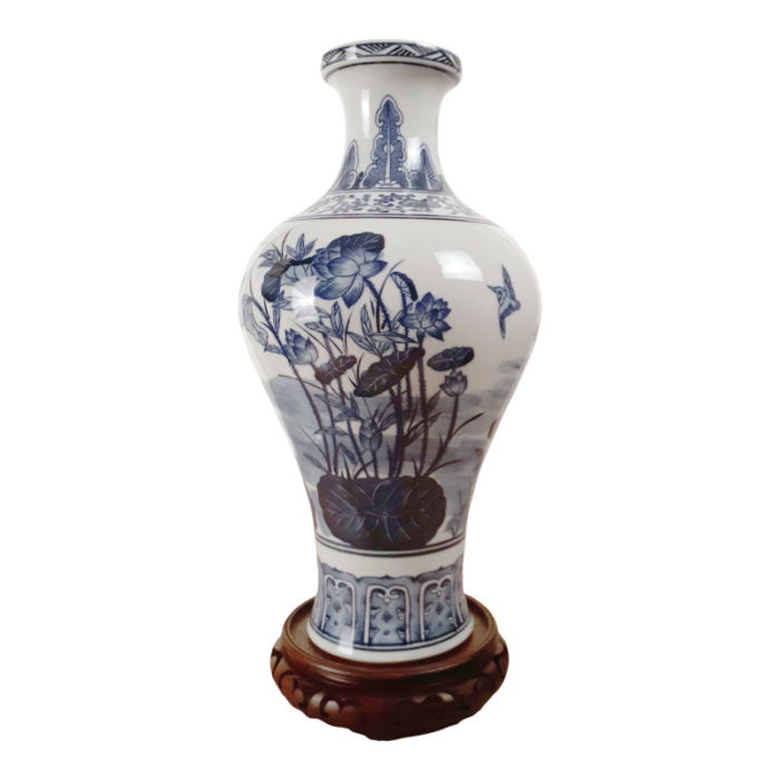 chinese porcelain lotus pond fengweizun 7976