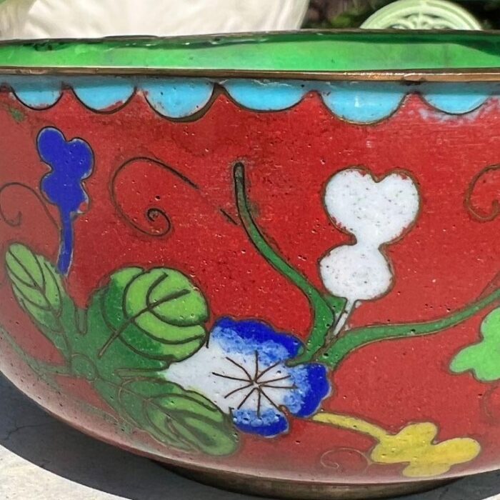 early 20th century chinoiserie cloisonne decorative floral motif bowl in red and green 6836