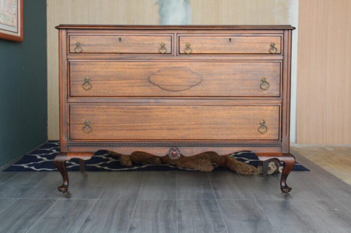 early 20th century queen ann style walnut chest of drawers 5982