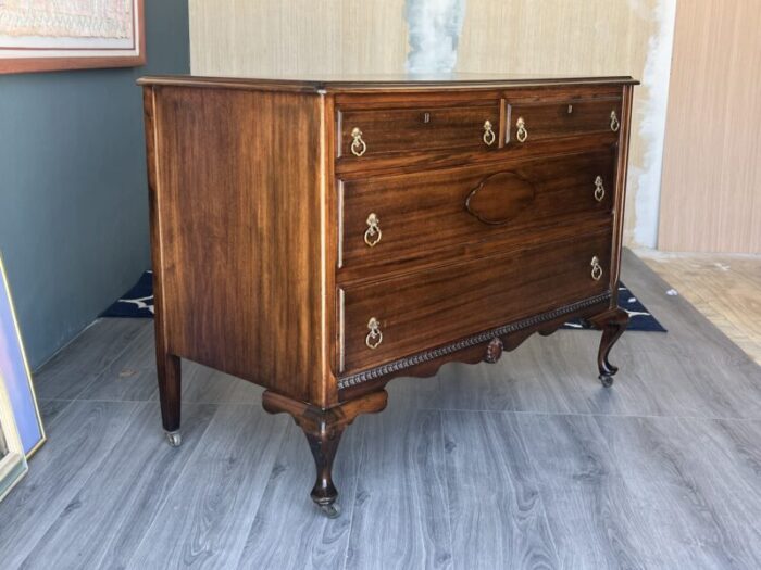 early 20th century queen ann style walnut chest of drawers 6371