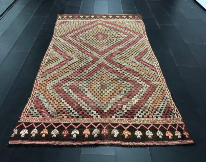 geometric design kilim 1