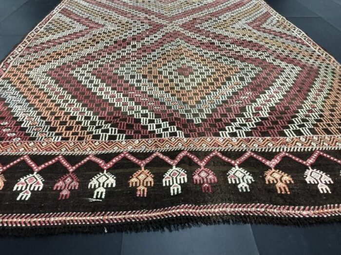 geometric design kilim 4