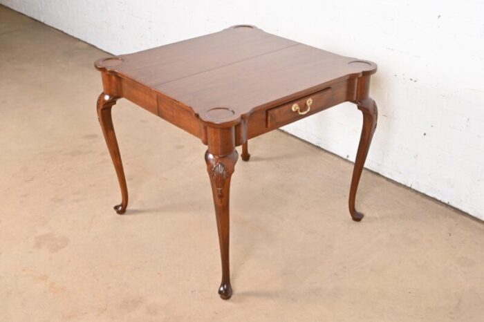 henredon queen anne carved mahogany breakfast table or game table newly refinished 2527