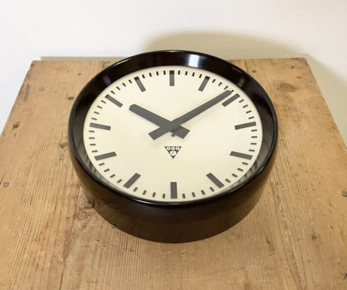 industrial bakelite factory wall clock from pragotron 1960s 5