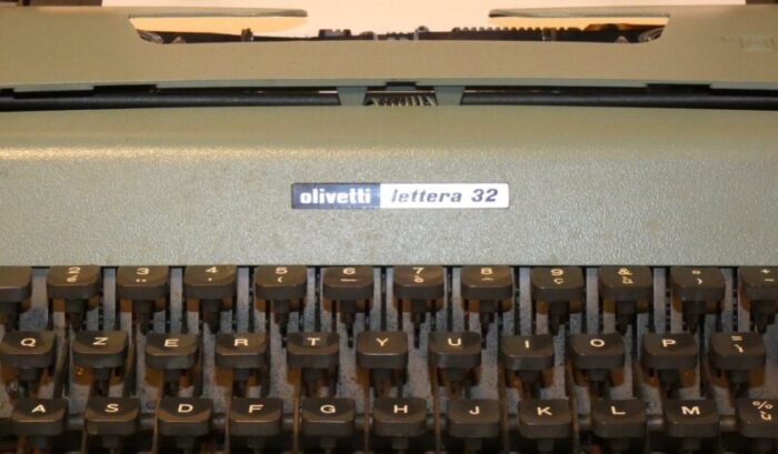 italian letter 32 typewriter by marcello nizzoli for olivetti 1963 3