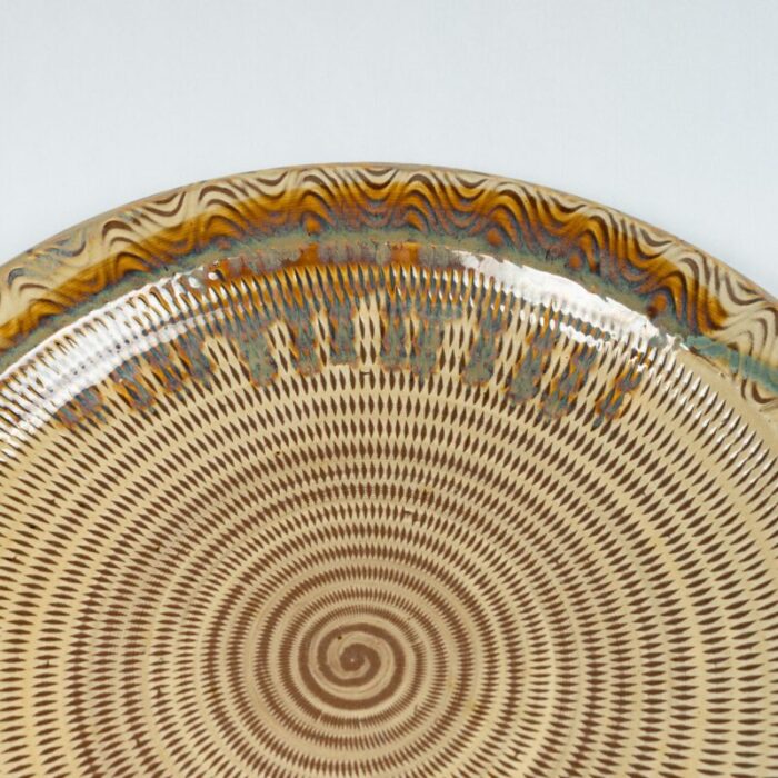 large mid 20th century koishiwara platter with chatter marks and two colour uchikake splash decoration 3108