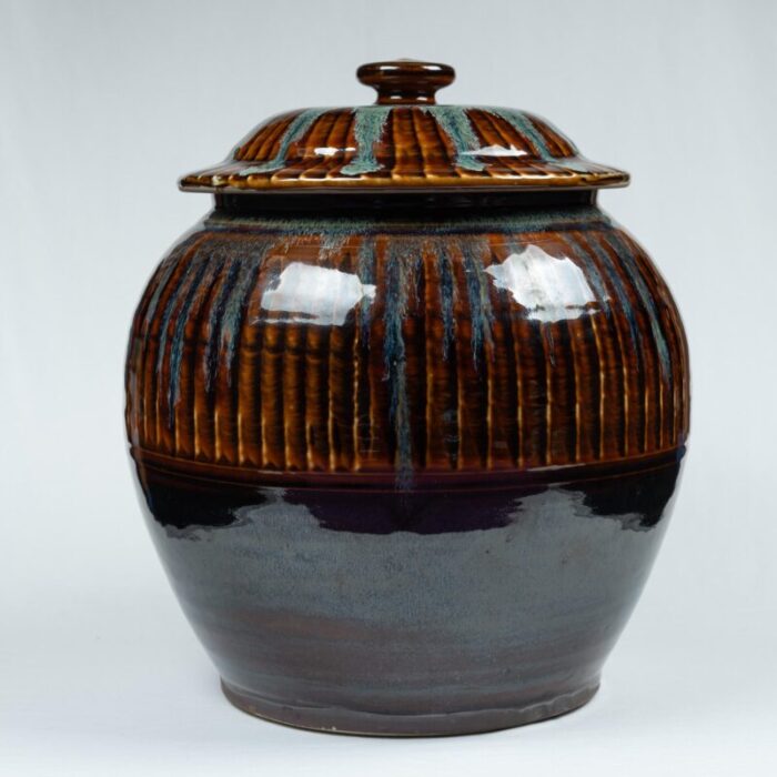 large mid 20th century onta jar with iron hakeme brush and splash decoration 7396