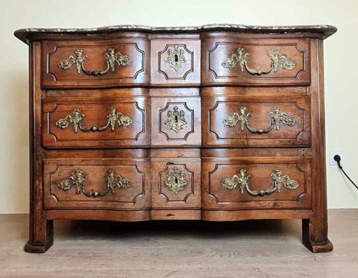 louis xiv arbalette chest of drawers in walnut 1700 3101