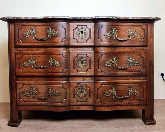 louis xiv arbalette chest of drawers in walnut 1700 3913