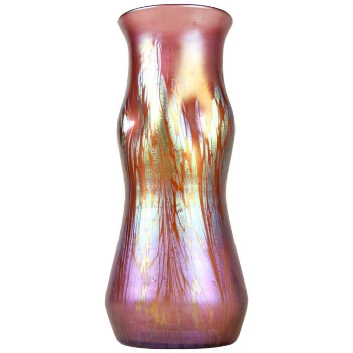 medici pink glass vase from loetz witwe 1902 1