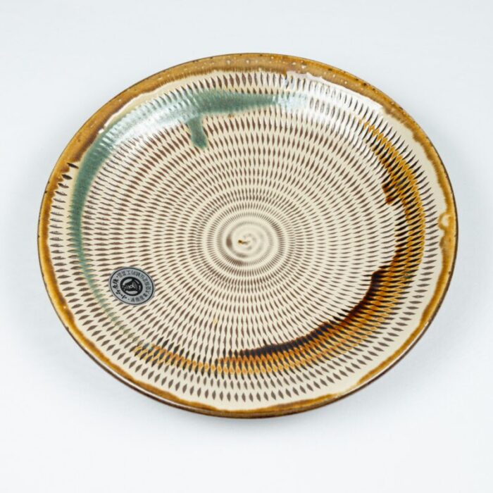 mid 20th century koishiwara plate with chatter marks and two colour uchikake splash decoration 3522