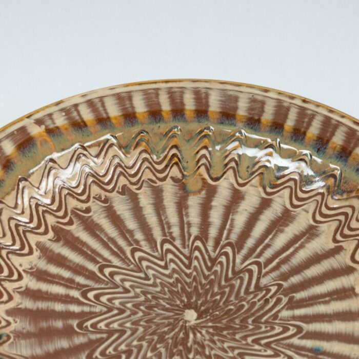 mid 20th century koishiwara platter with hakeme brush and two colour uchikake splash decoration 8659