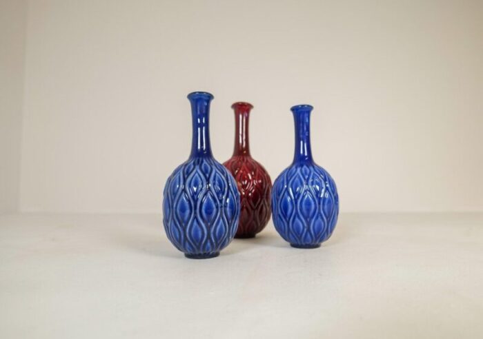 mid century blue and red peacock vases by sven erik skawonius for upsala ekeby 1950s set of 3 2