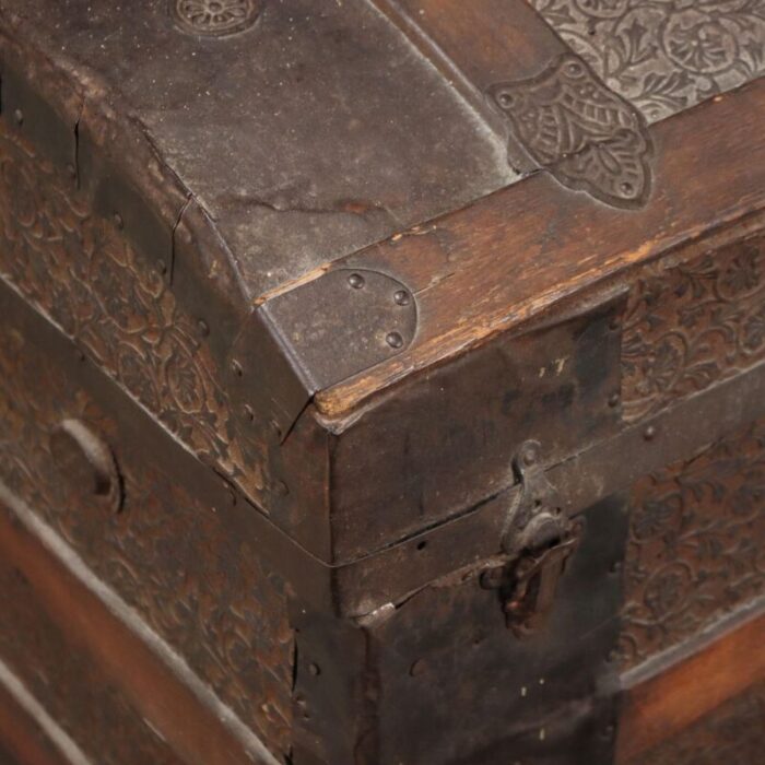 neo renaissance wood chest 1622