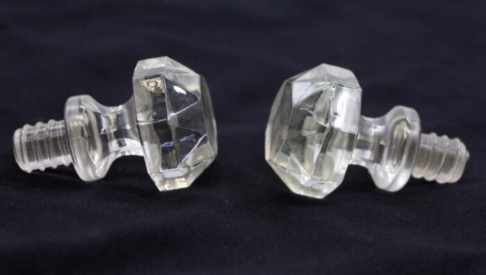 pair of vintage clear glass cabinet drawer knobs 0678