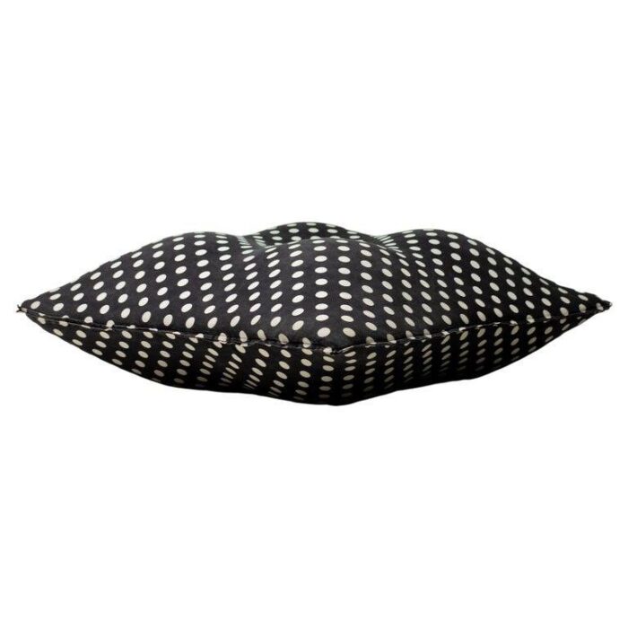 pillow with polka dot fabric from gufram 1