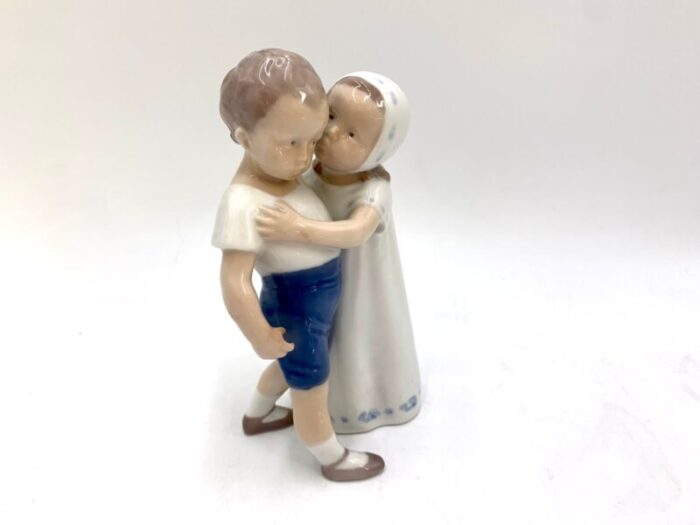 porcelain figurine of children from bing grondahl denmark 1970 80s 1