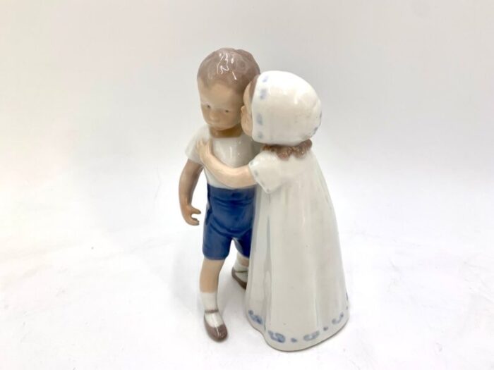 porcelain figurine of children from bing grondahl denmark 1970 80s 4