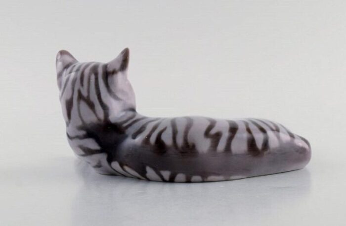 porcelain figurine of lying cat from bing grondahl 4