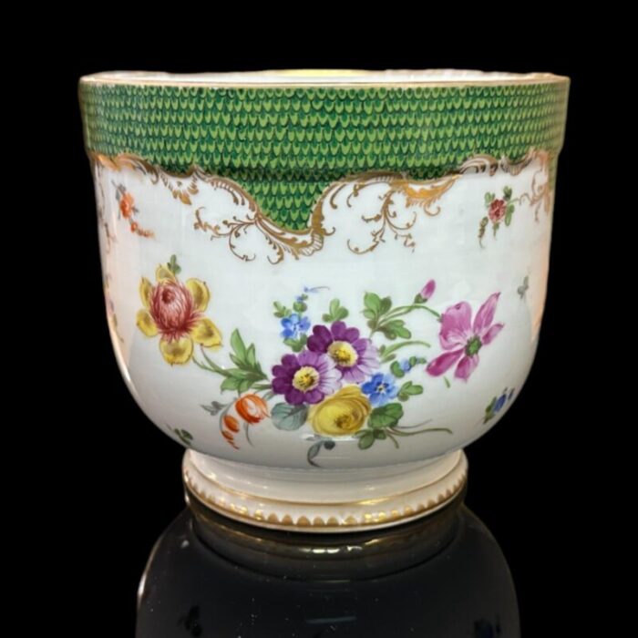 r k dresden porcelain cachepot circa 1900 6069