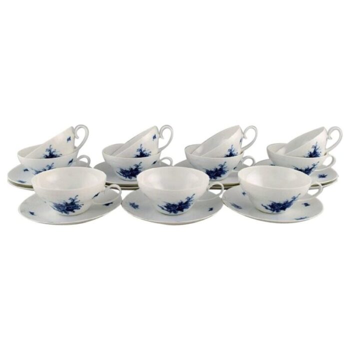 romanze blue flower teacups with saucers by bjorn wiinblad for rosenthal 1960s set of 11 1