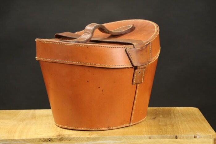 round leather hat trunk 9