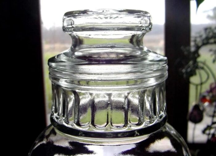 vintage 4 sided rib bowed footed glass drug store apothecary candy jar with lid 3716