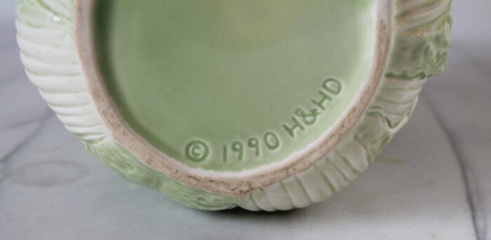 vintage cabbage leaf container 9710