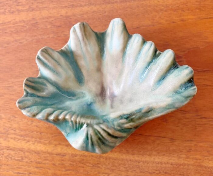 vintage ceramic handmade shell dish 8894