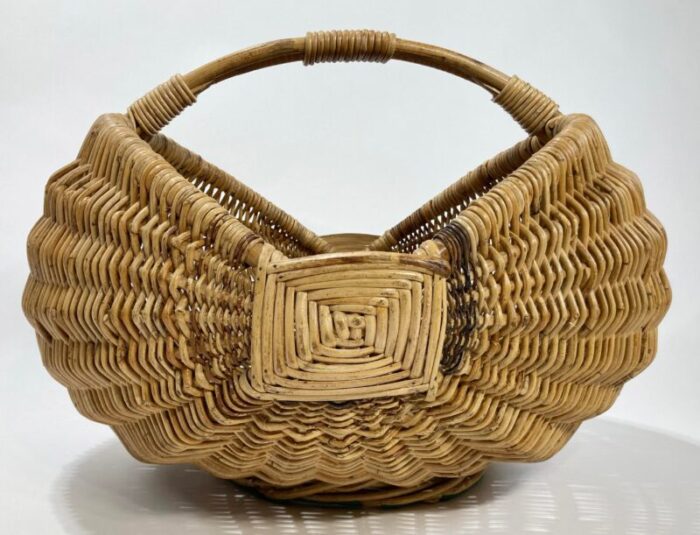 vintage extra large primitive handwoven buttocks style gathering basket 4969