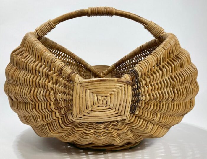 vintage extra large primitive handwoven buttocks style gathering basket 5215