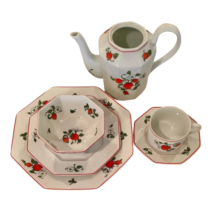 vintage fitz and floyd fraise de bois strawberry china octagon shape set 43 pieces 5772