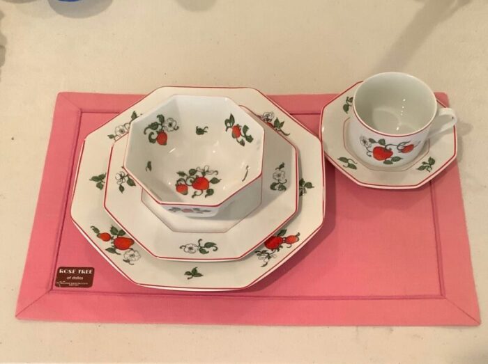 vintage fitz and floyd fraise de bois strawberry china octagon shape set 43 pieces 9221