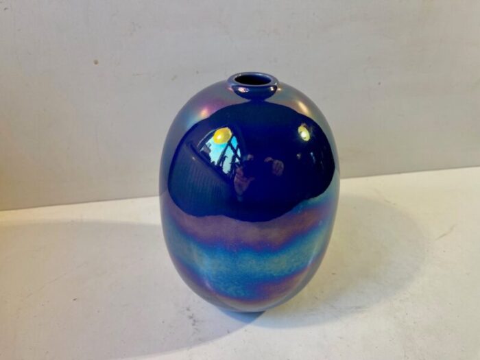 vintage hoeganaes stoneware egg vase with mirror glaze 1