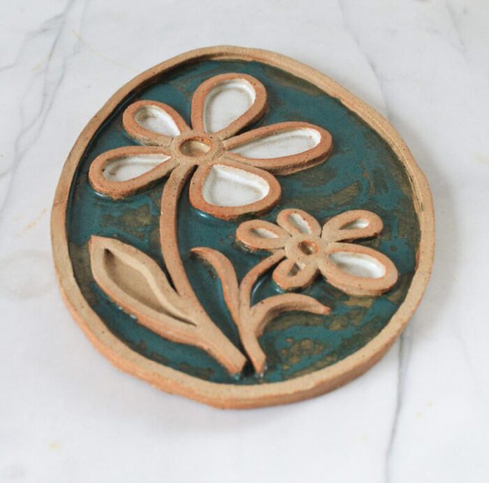 vintage studio art pottery floral trivet 5589